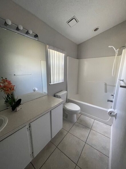 Building Photo - 1815 Wimbledon St