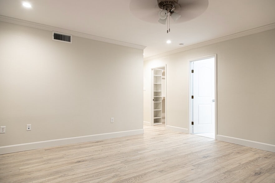 Master bedroom - 3619 Braeswood S Blvd
