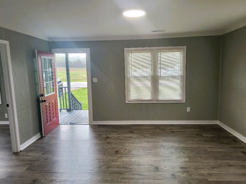 Building Photo - 916 Finley Beech Rd