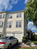 Building Photo - 9257 Alvyn Lake Cir