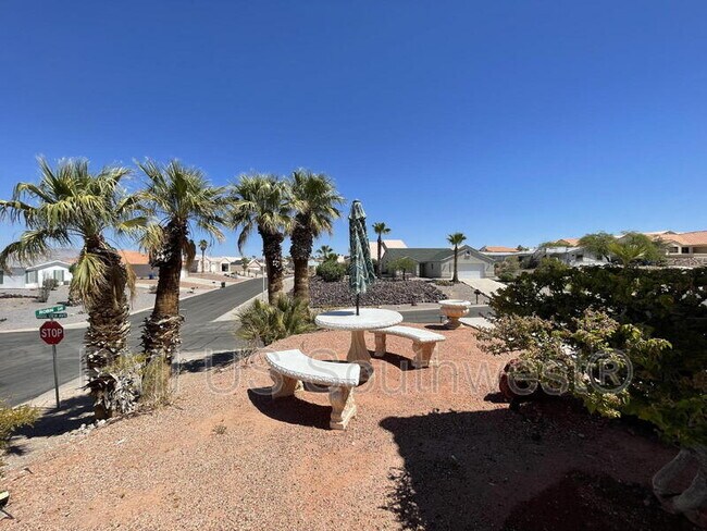 Building Photo - 3300 Ridge View Ave