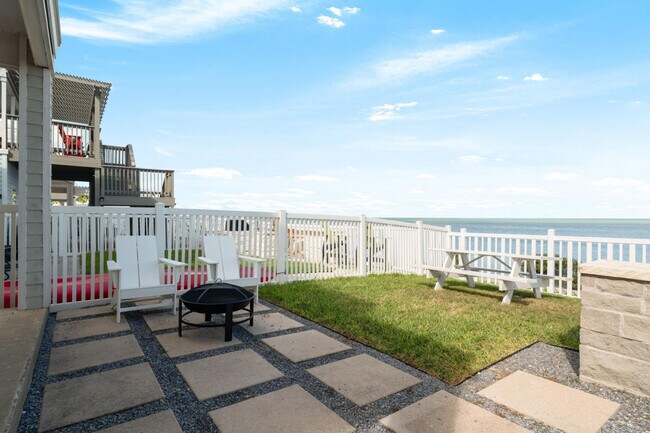 Building Photo - 204 Las Joyas Blvd