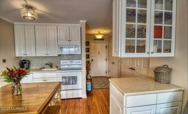 Building Photo - 5 Ocean Ave N