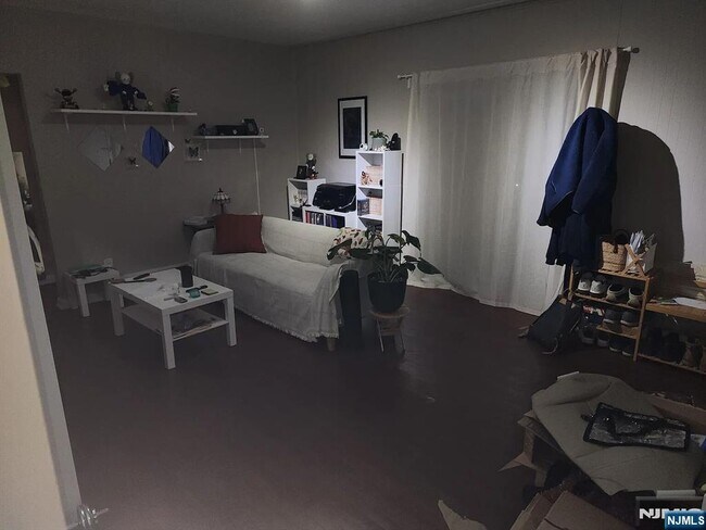 Building Photo - 68 E Main St