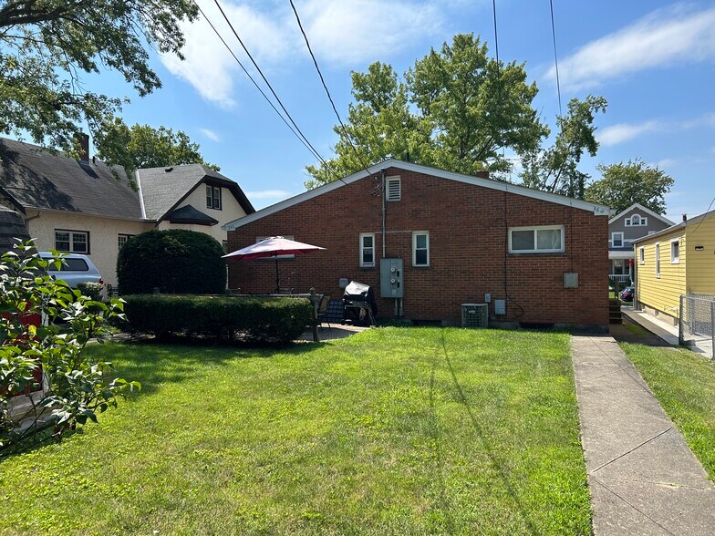 Building Photo - 364 Cleveland Ave