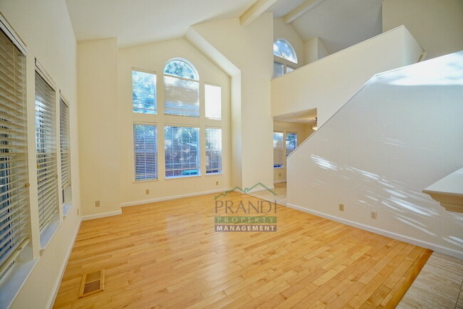 Building Photo - 5 Partridge Ct