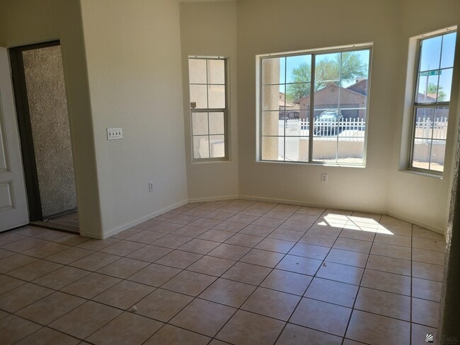 Building Photo - 1691 Dolores Ave