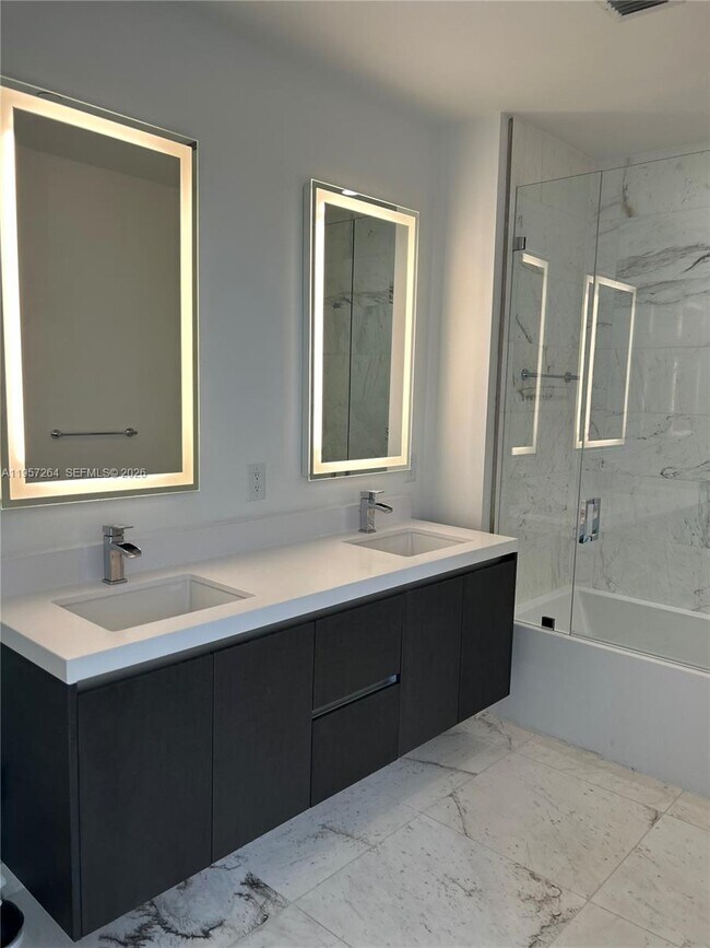 Building Photo - 851 NE 1st Ave