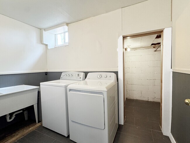 Building Photo - 2530 Xavier St