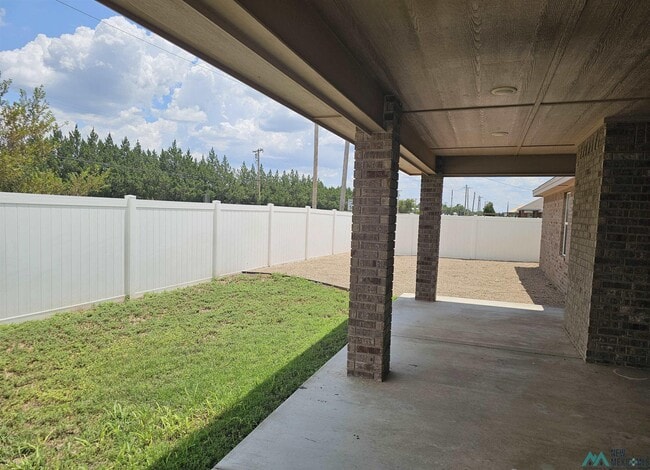 Building Photo - 2107 Mockingbird Ln