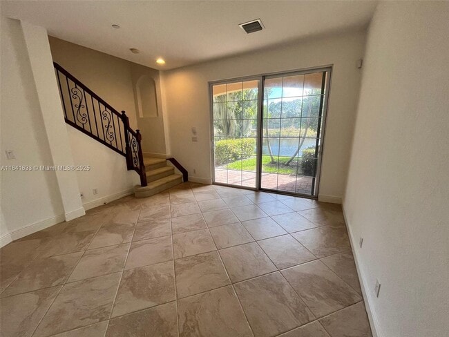 Building Photo - 4513 Artesa Way S