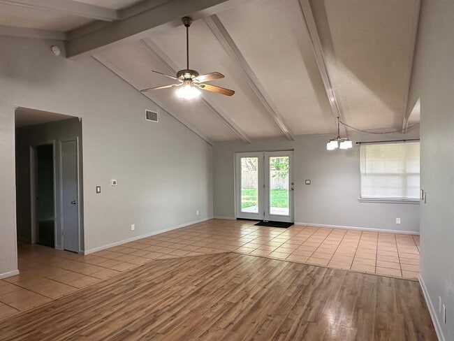 Building Photo - 110 Jones St