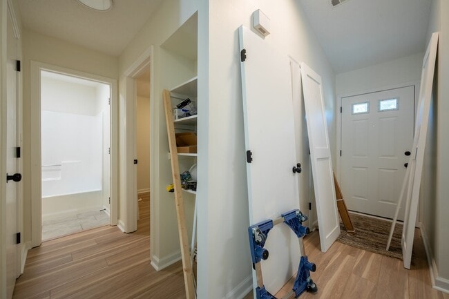 Building Photo - 2 Bed, 2 Bath Renovated Townhouse – Single-Level Living – $1,800/month
