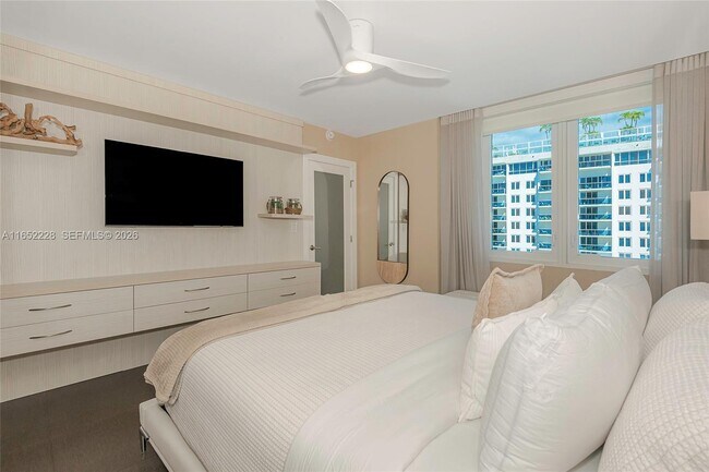 Building Photo - 2301 Collins Ave