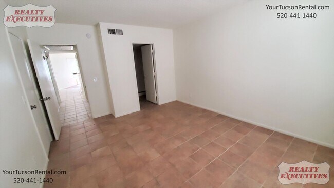 Building Photo - The Villages at Midvale Park - 2 Bedroom and 2 bathroom Condo