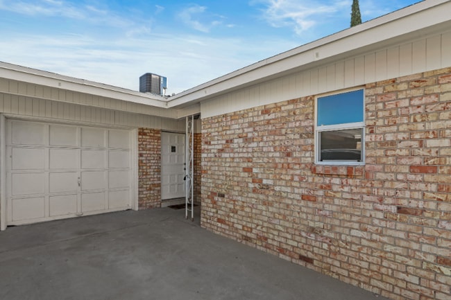 Building Photo - 6923 Alto Rey Ave