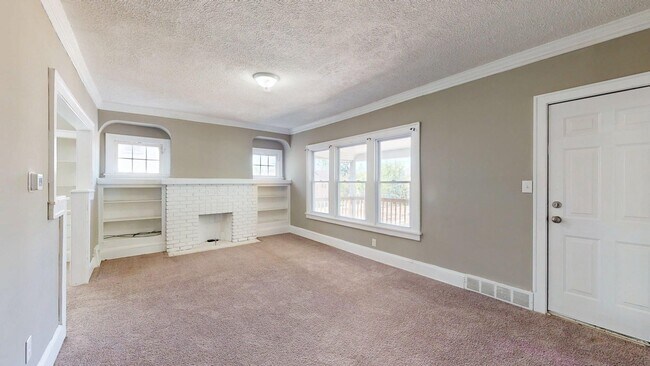 Building Photo - 3633 E 143rd St