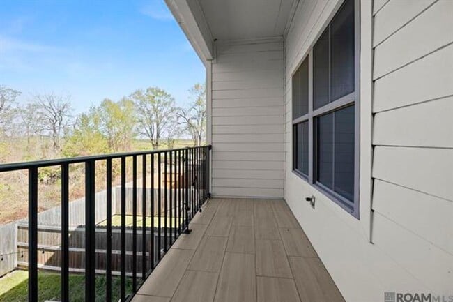 Building Photo - 5030 Myrtle Trail Dr