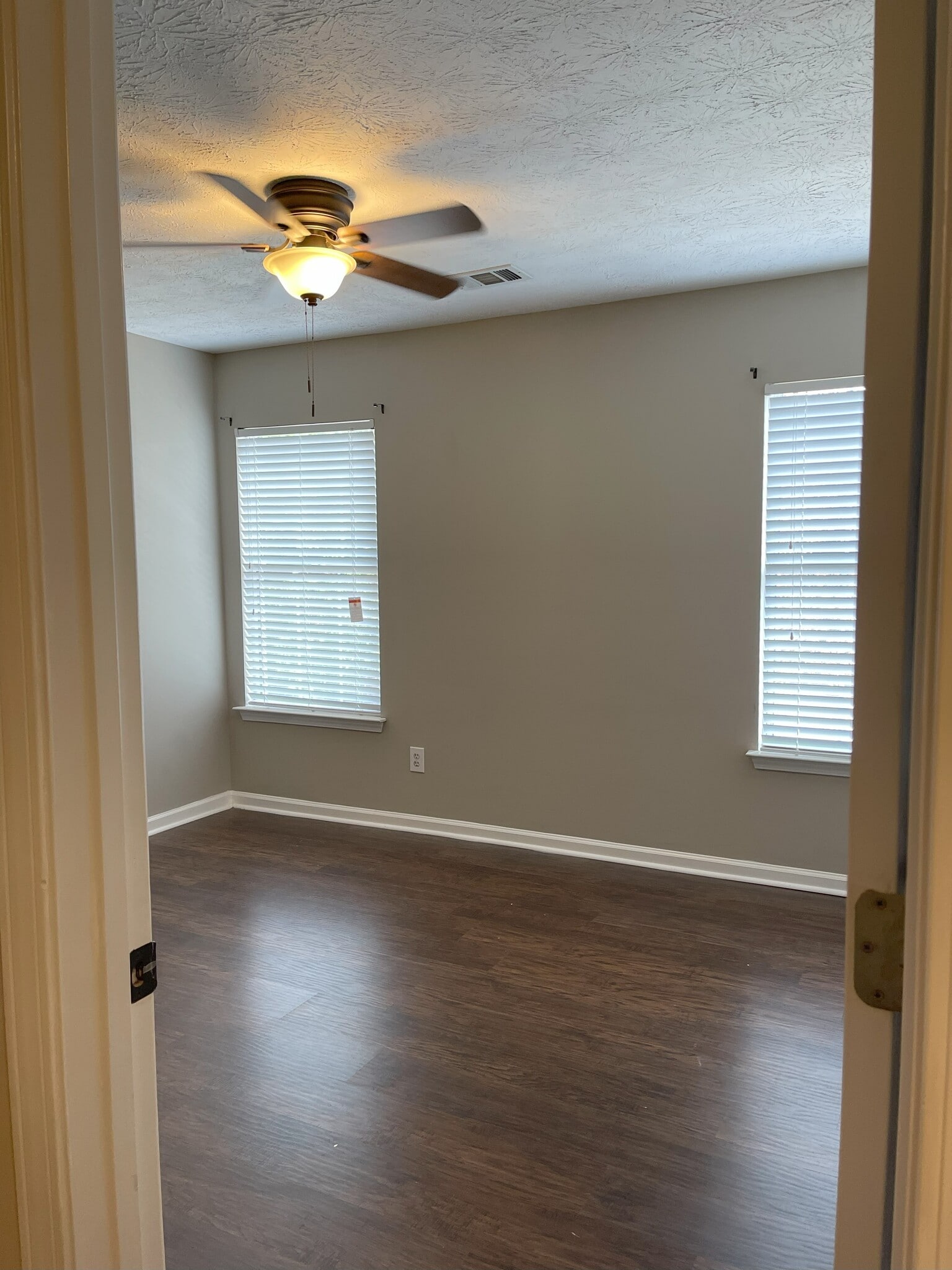 Building Photo - 3790 Oak Park Dr