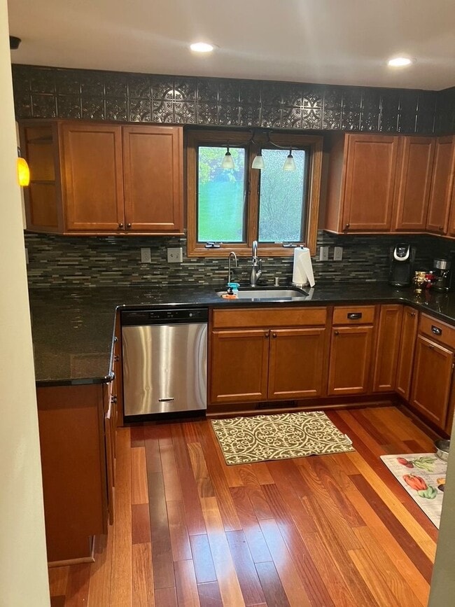 Building Photo - Single Family Home for Rent in Genesee