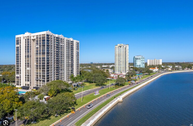 Building Photo - 3301 Bayshore Blvd
