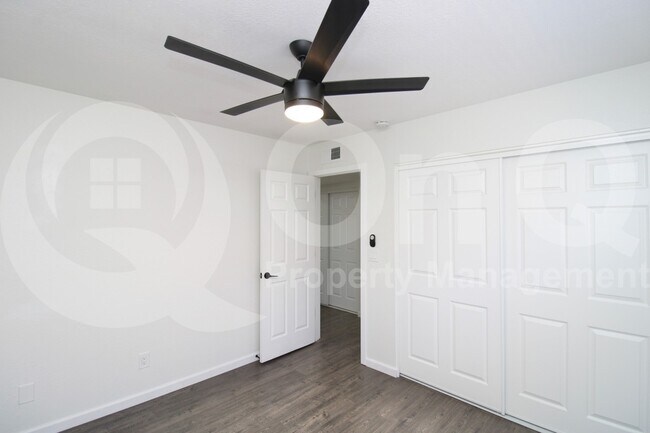 Building Photo - 520 N Stapley Dr