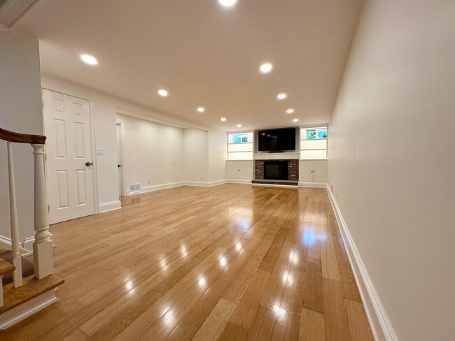 Building Photo - 41 Feather Ln
