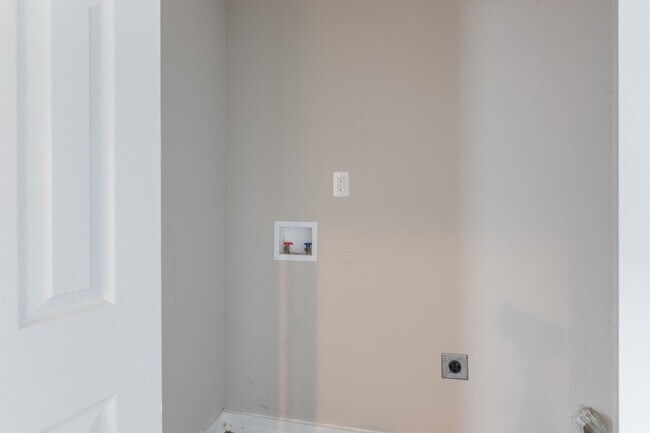 Building Photo - 109 Porter St
