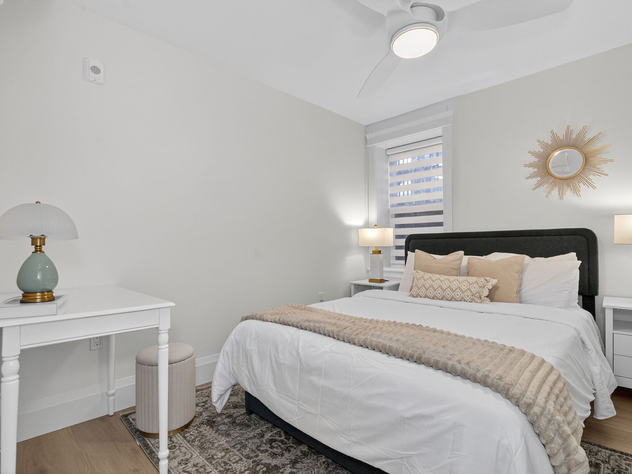 Building Photo - 359 Broadway