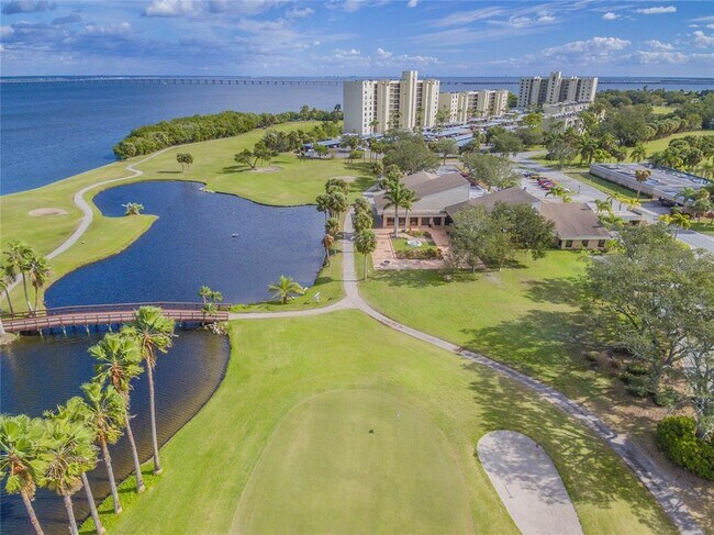 Building Photo - 2700 Cove Cay Dr