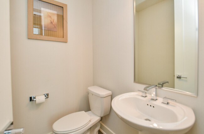 Building Photo - 5811 Fairdale Ln