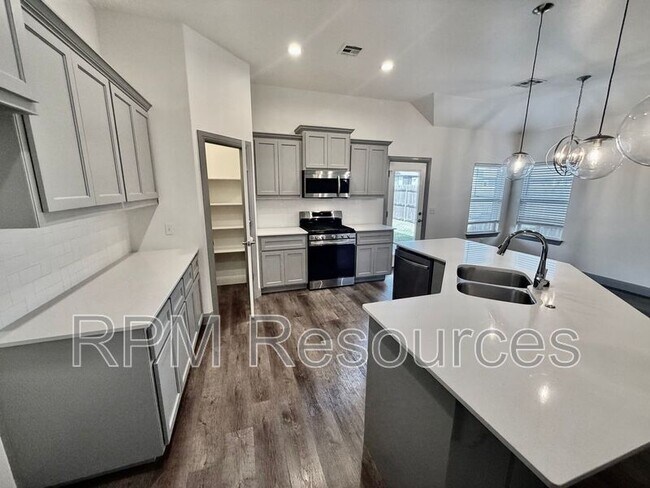 Building Photo - 3613 Shutter Ridge Dr