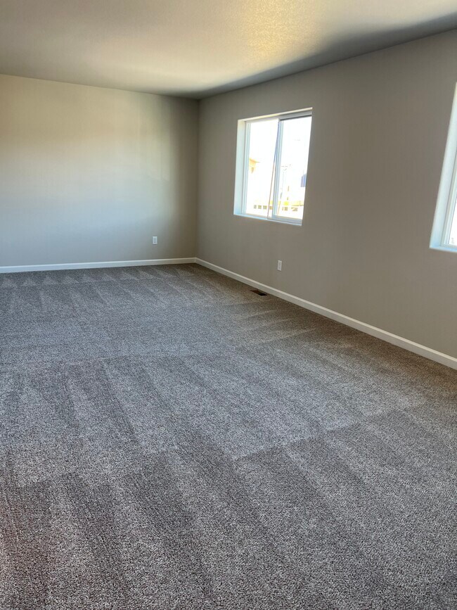 Building Photo - 1044 Petra Heights