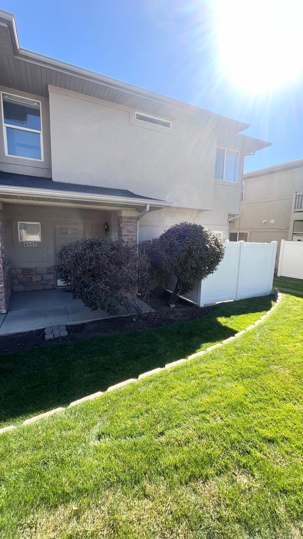 Building Photo - 3 Bedroom/2.5 Bathroom Condo in Riverton