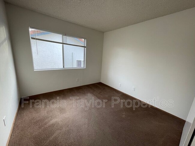 Building Photo - 13237 Sundance Ave