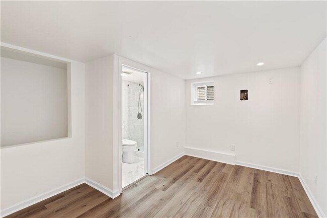 Building Photo - 2245 Nelms Dr SW