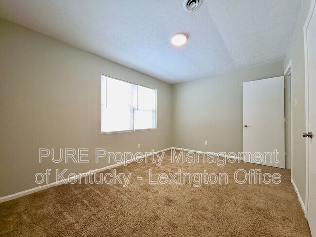 Building Photo - 4053 Victoria Way