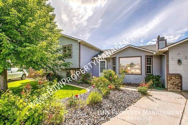 Primary Photo - 3075 N Thames Ave