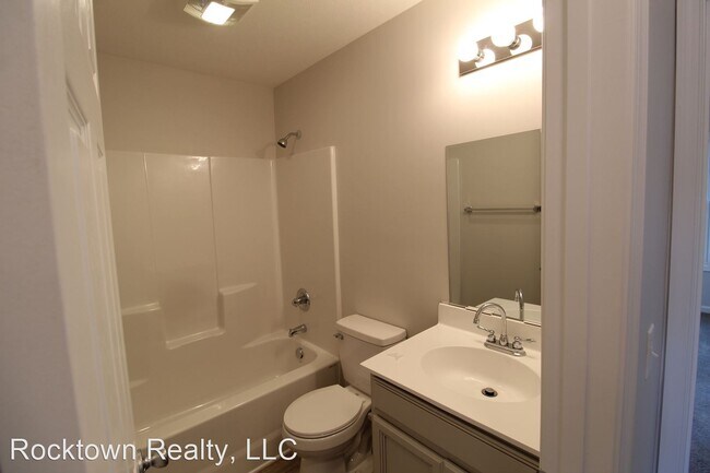 Building Photo - 3 br, 2.5 bath House - 3035 Locust Grove