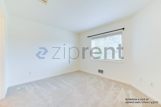 Building Photo - 11570 Stone Ave N
