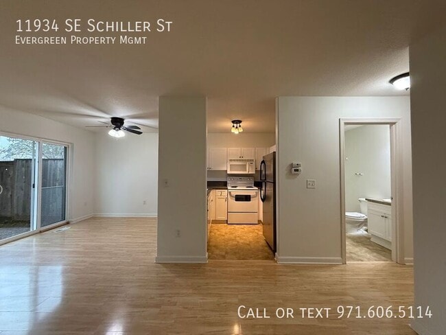 Building Photo - 11934 SE Schiller St