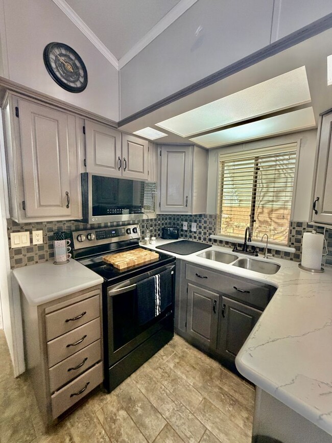 Building Photo - Remodeled Foothills Park Model with Desert Access, Mountain Views & Low-Maintenance Living