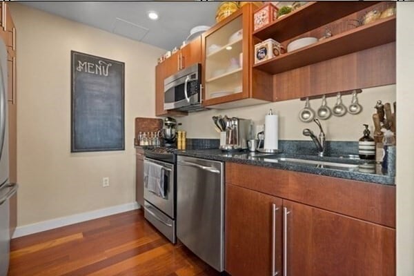 Building Photo - 20 2nd St