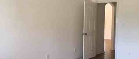 Building Photo - 208 E Jade Dr