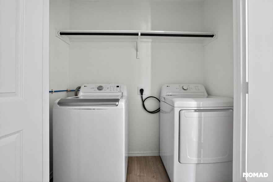 Building Photo - 14023 Wool Pk