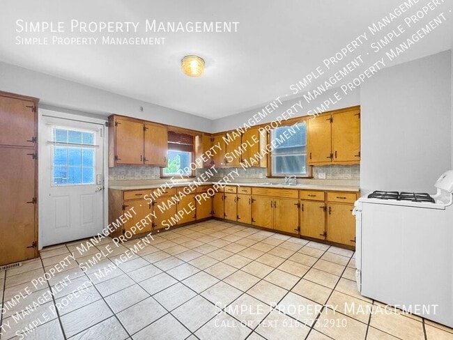 Building Photo - 742 4th St NW