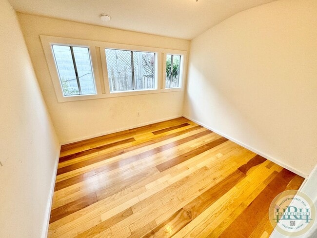 Building Photo - Location!! Charming 3 BR | 1.5 BA in the H...