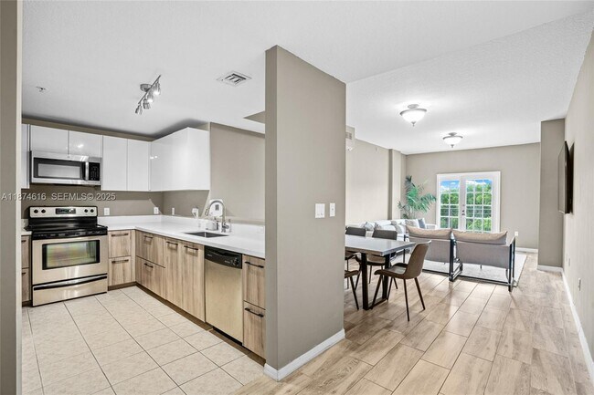 Building Photo - 5271 SW 8th St