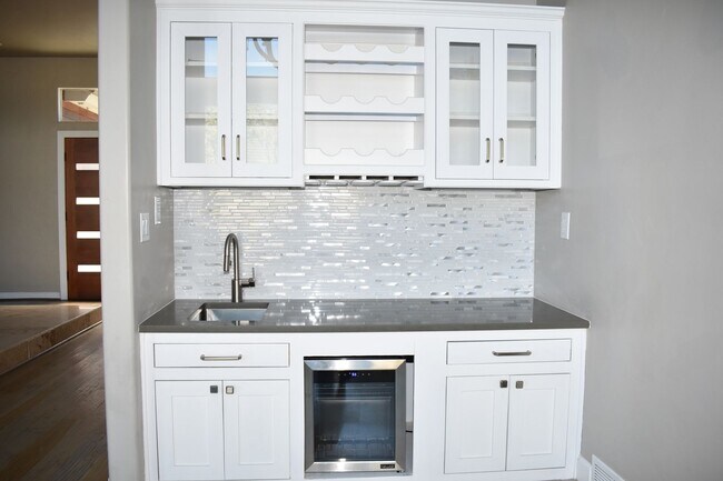 Building Photo - 2307 Autumn Oaks Trail