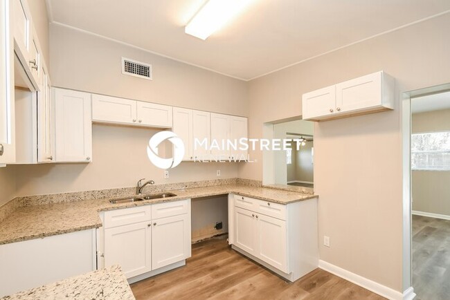 Building Photo - 10560 Citrus Ln